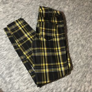 2/20$ WILD FABLE GRUNGE YELLOW PLAID SKINNY